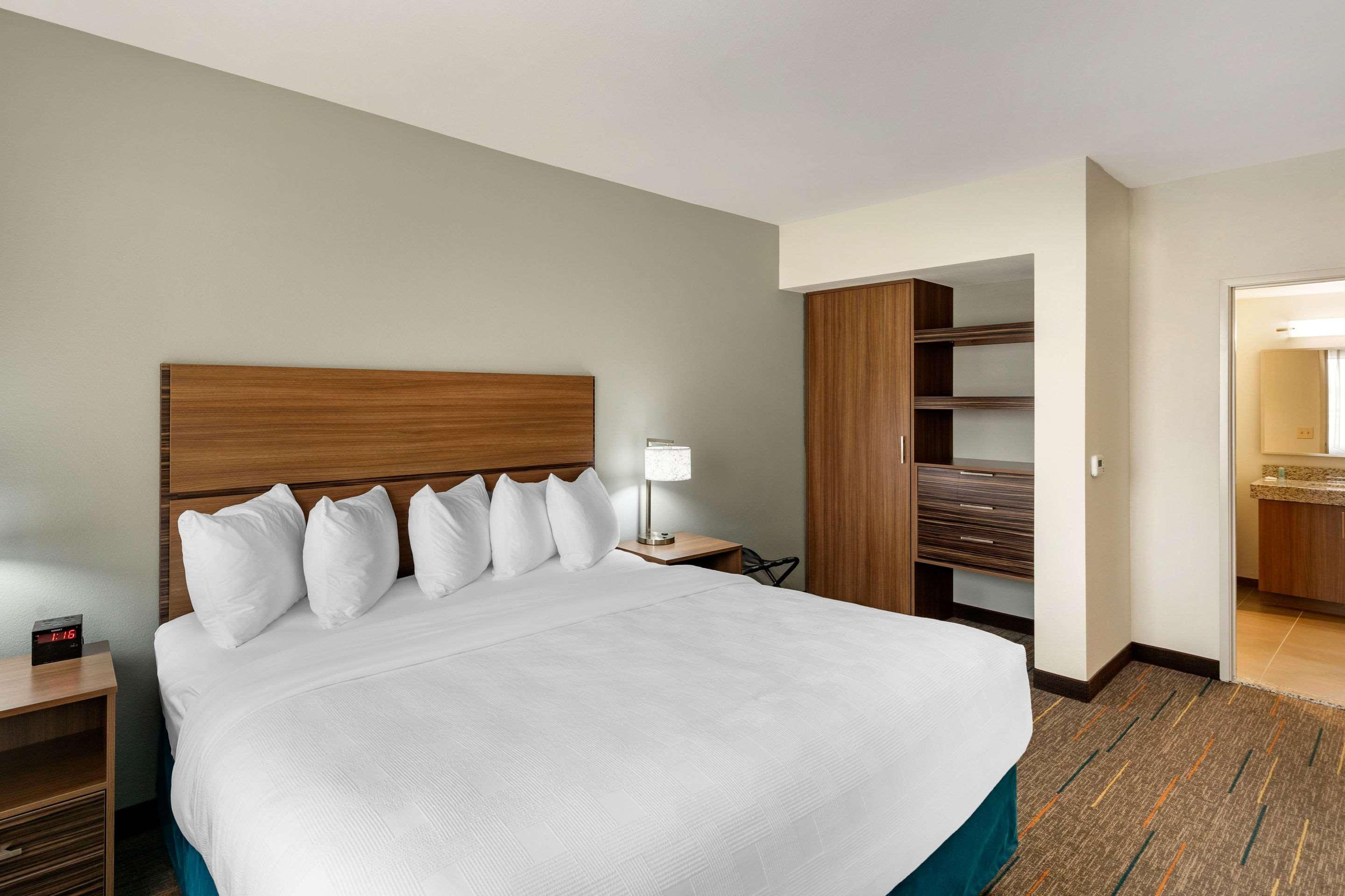 MainStay Suites Lancaster Dallas South Exterior foto