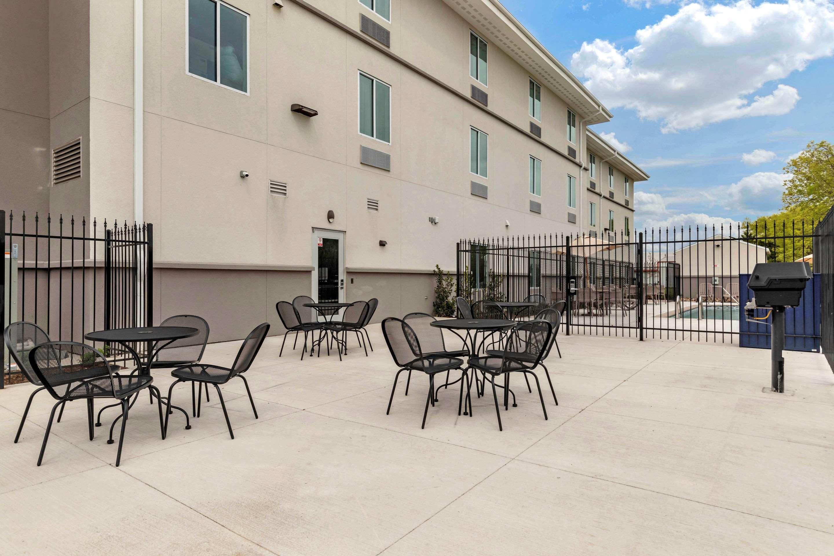 MainStay Suites Lancaster Dallas South Exterior foto
